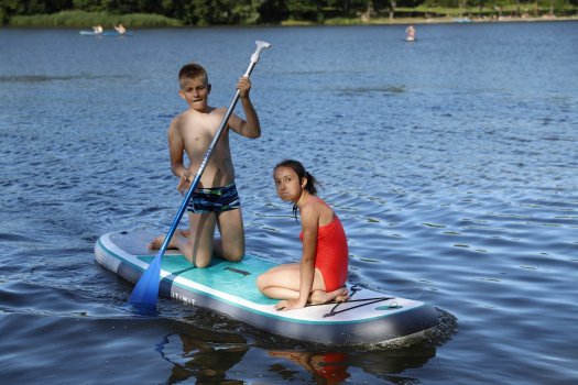 Ukončení sezóny při pádlování na LA loděnici