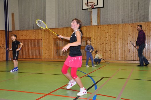 Předvánoční turnaj v Hradci a čertovský badminton v LA