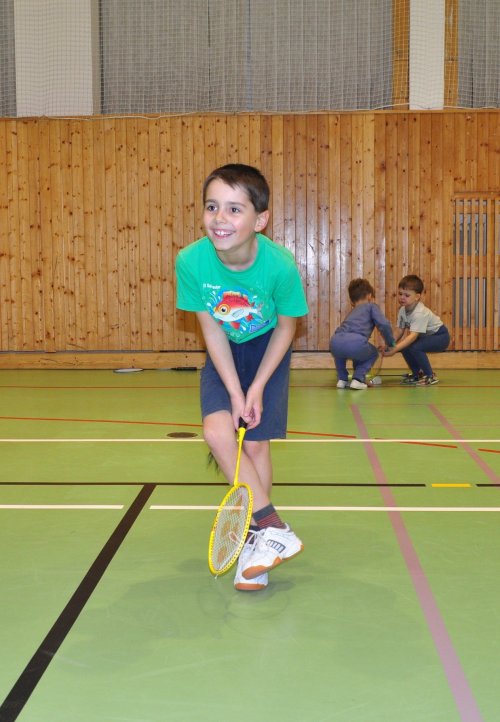 Předvánoční turnaj v Hradci a čertovský badminton v LA