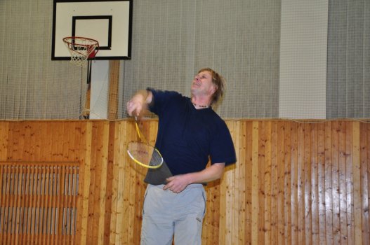 Předvánoční turnaj v Hradci a čertovský badminton v LA
