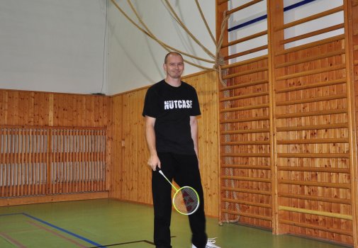 Předvánoční turnaj v Hradci a čertovský badminton v LA