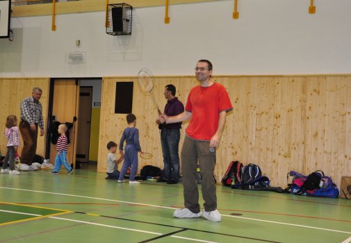 Předvánoční turnaj v Hradci a čertovský badminton v LA