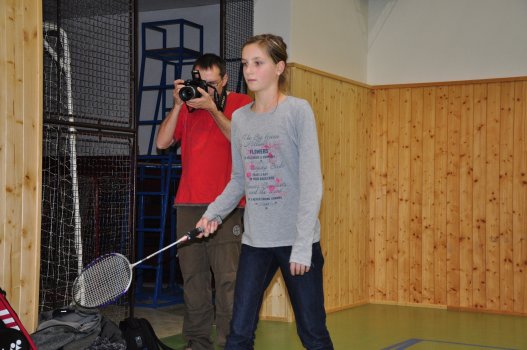 Předvánoční turnaj v Hradci a čertovský badminton v LA