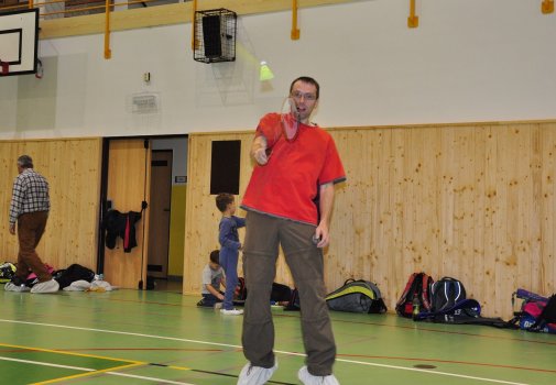 Předvánoční turnaj v Hradci a čertovský badminton v LA
