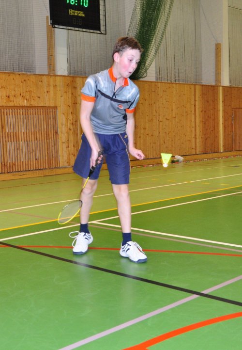 Předvánoční turnaj v Hradci a čertovský badminton v LA