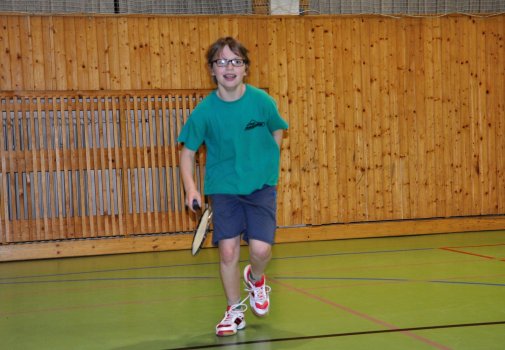 Předvánoční turnaj v Hradci a čertovský badminton v LA