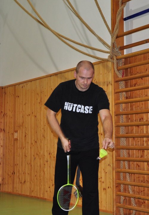Předvánoční turnaj v Hradci a čertovský badminton v LA