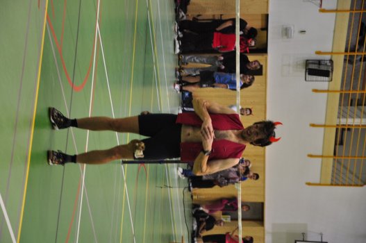 Předvánoční turnaj v Hradci a čertovský badminton v LA