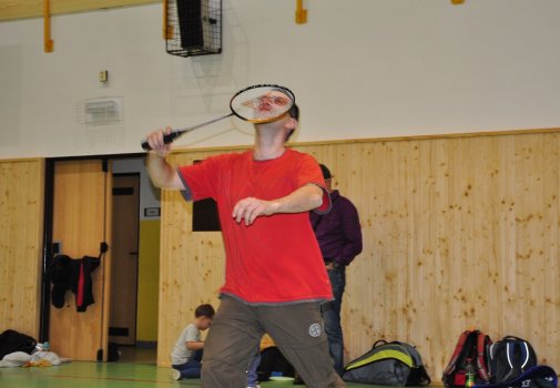 Předvánoční turnaj v Hradci a čertovský badminton v LA