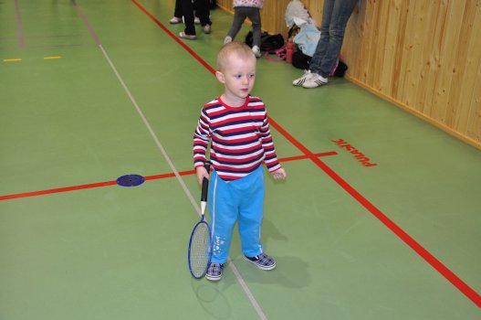Předvánoční turnaj v Hradci a čertovský badminton v LA