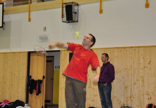Předvánoční turnaj v Hradci a čertovský badminton v LA
