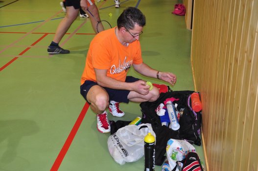Předvánoční turnaj v Hradci a čertovský badminton v LA