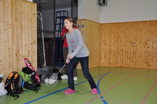Předvánoční turnaj v Hradci a čertovský badminton v LA